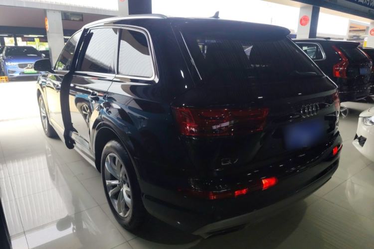 Used Audi Q7 2018 40 TFSI Comfort Model Exterior 2