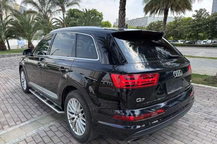 Used Audi Q7 2018 45 TFSI S line Sport Edition Exterior 3