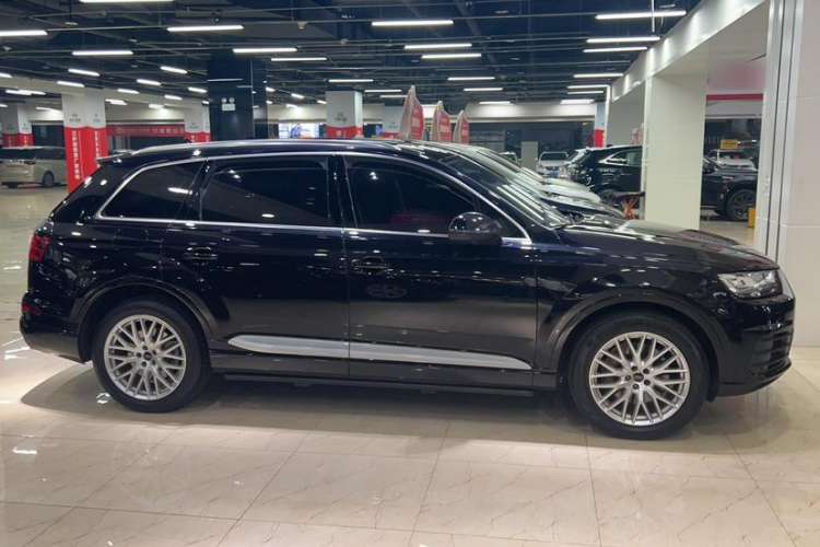 Used Audi Q7 2018 45 TFSI Technology Edition Exterior 4