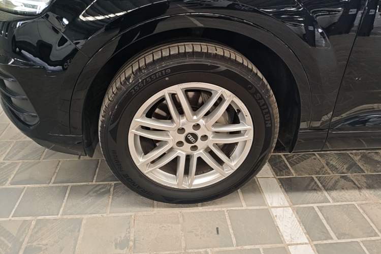 Used Audi Q7 2018 40 TFSI Comfort Model Exterior 4