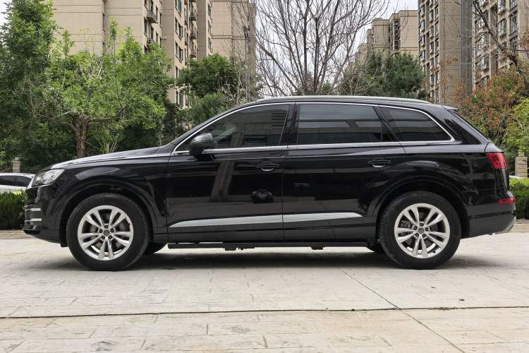 Used Audi Q7 2018 45 TFSI Technology Edition Exterior 4