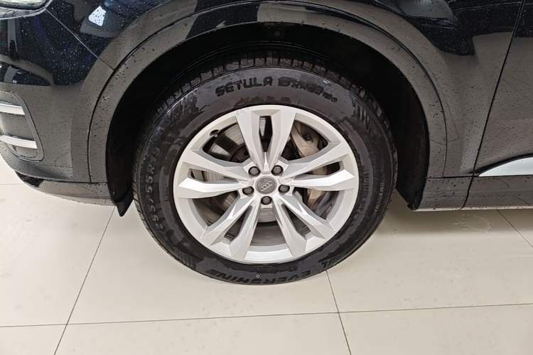 Used Audi Q7 2018 40 TFSI Comfort Model Exterior 4