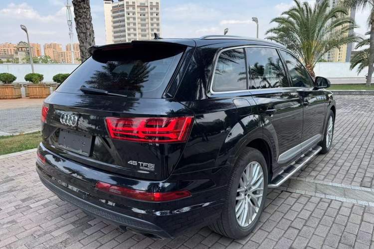 Used Audi Q7 2018 45 TFSI S line Sport Edition Exterior 5
