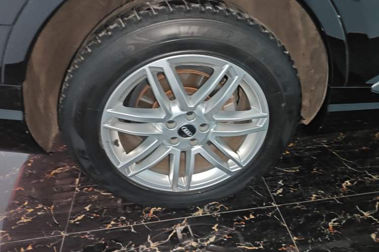 Used Audi Q7 2018 40 TFSI Comfort Model Exterior 5
