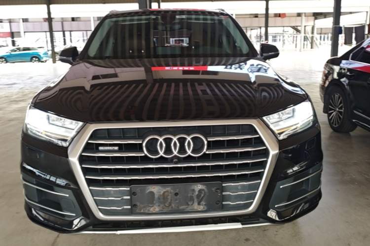 Used Audi Q7 2018 40 TFSI Comfort Model Front