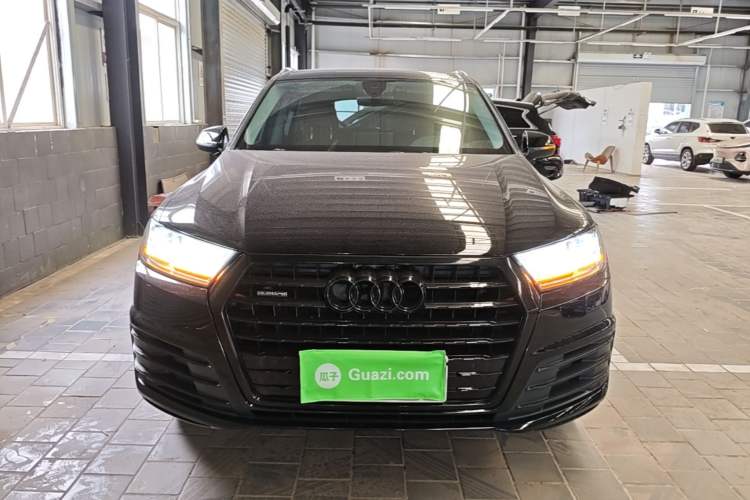 Used Audi Q7 2018 40 TFSI Comfort Model Front