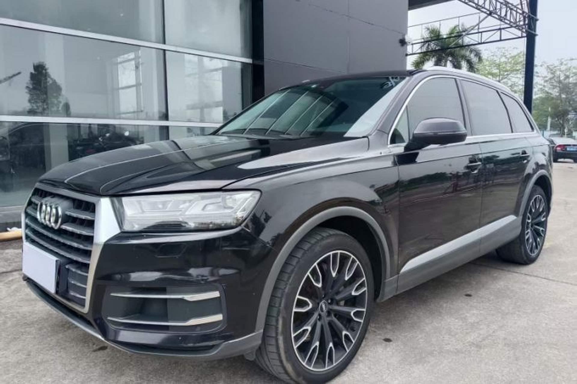 Used Audi Q7 2018 45 TFSI Technology Edition Front Left 45 Deg