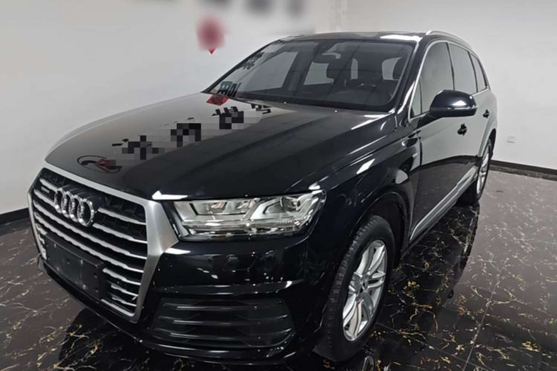 Used Audi Q7 2018 40 TFSI Comfort Model Front Left 45 Deg