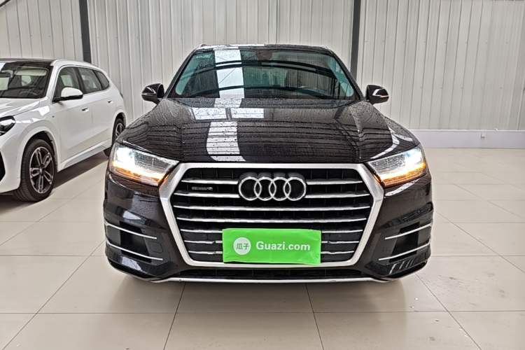 Used Audi Q7 2018 40 TFSI Comfort Model Front
