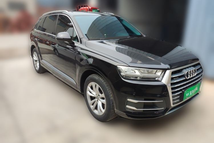 Used Audi Q7 2018 45 TFSI Technology Edition Front Right 45 Deg