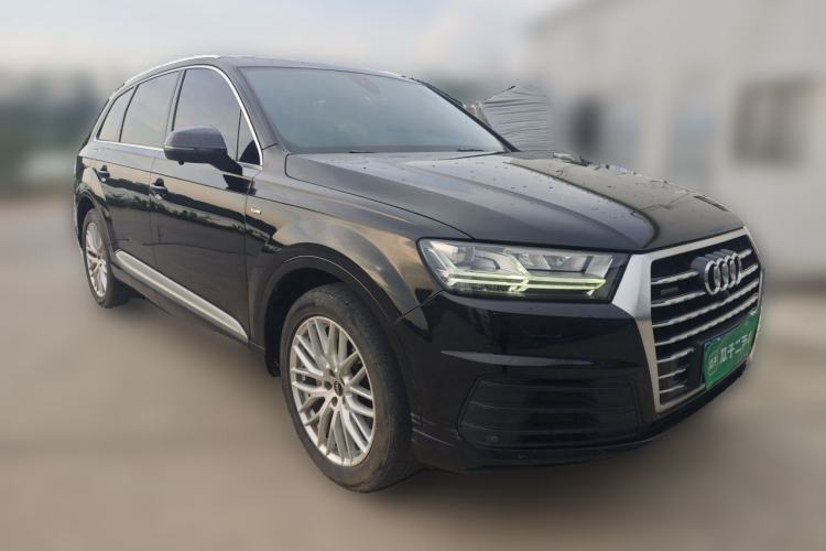 Used Audi Q7 2018 45 TFSI S line Sport Edition Front Right 45 Deg