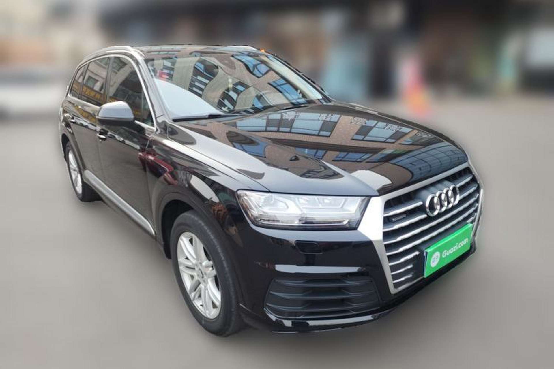 Used Audi Q7  Front Right 45 Deg