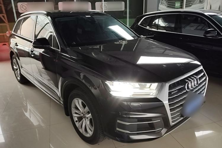 Used Audi Q7 2018 45 TFSI Technology Edition Front Right 45 Deg