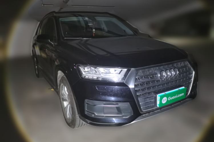 Used Audi Q7 2018 45 TFSI Technology Edition Front Right 45 Deg