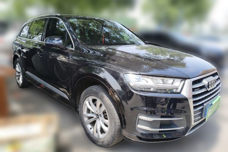 Used Audi Q7 2018 45 TFSI Technology Edition Front Right 45 Deg