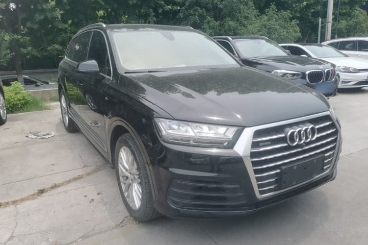 Used Audi Q7 2018 45 TFSI Technology Edition Front Right 45 Deg