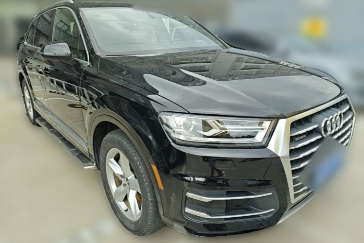Used Audi Q7  Front Right 45 Deg