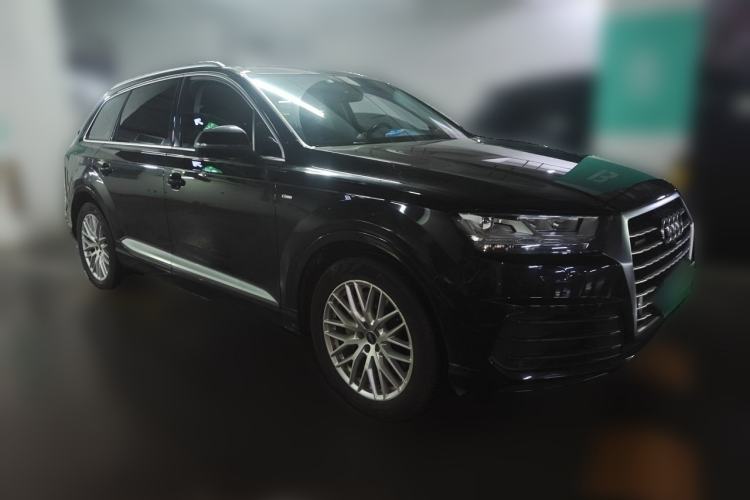 Used Audi Q7 2018 45 TFSI S line Sport Edition Front Right 45 Deg