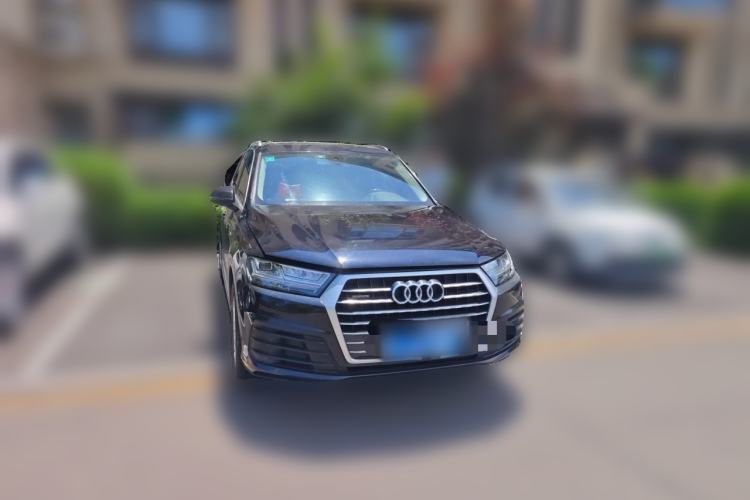Used Audi Q7 2018 45 TFSI Technology Edition Front Right 45 Deg