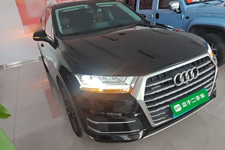 Used Audi Q7 2018 45 TFSI Technology Edition Front Right 45 Deg