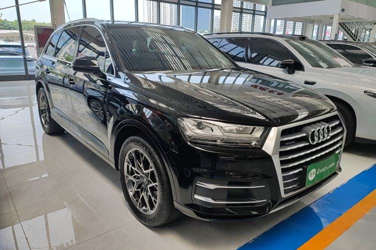 Used Audi Q7 2018 45 TFSI Technology Edition Front Right 45 Deg