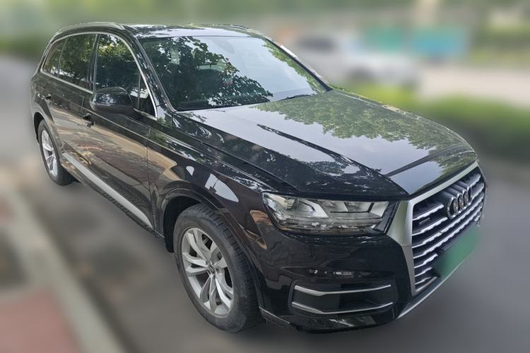 Used Audi Q7 2018 45 TFSI Technology Edition Front Right 45 Deg
