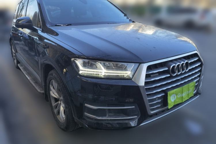 Used Audi Q7 2018 40 TFSI Comfort Model Front Right 45 Deg