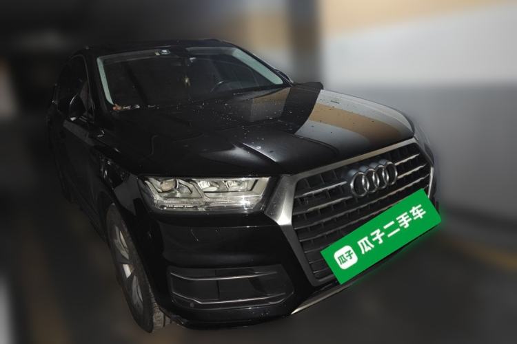 Used Audi Q7 2018 40 TFSI Comfort Model Front Right 45 Deg