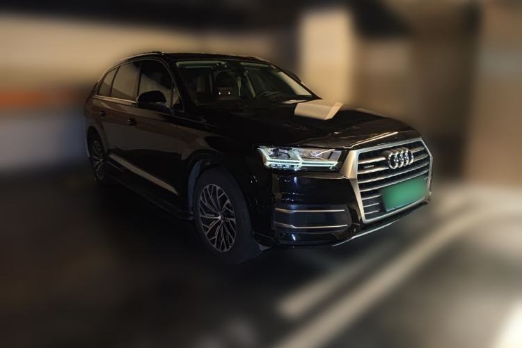 Used Audi Q7 2018 45 TFSI Technology Edition Front Right 45 Deg