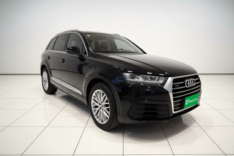 Used Audi Q7 2018 45 TFSI S line Sport Edition Front Right 45 Deg