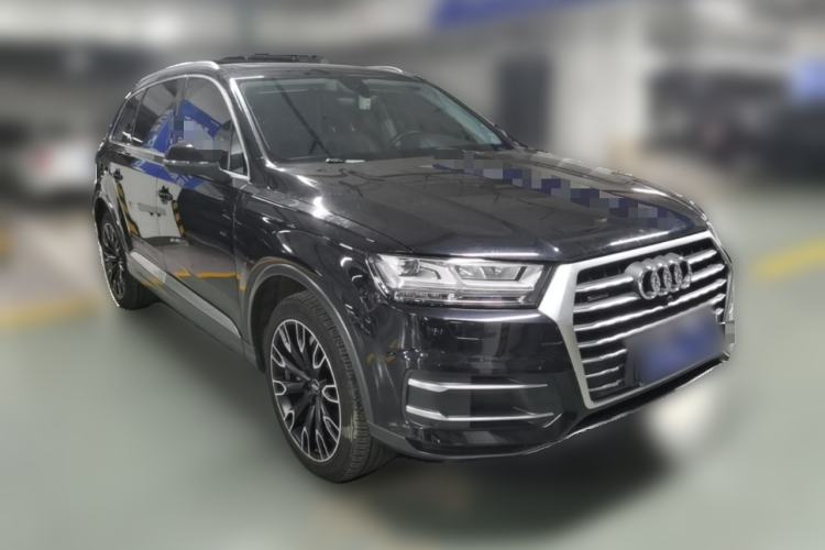 Used Audi Q7 2018 45 TFSI Technology Edition Front Right 45 Deg