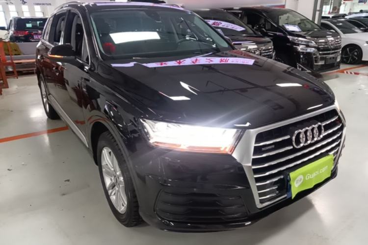 Used Audi Q7 2018 40 TFSI S line Sport Edition Front Right 45 Deg