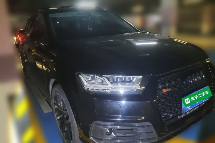 Used Audi Q7 2018 40 TFSI Comfort Model Front Right 45 Deg