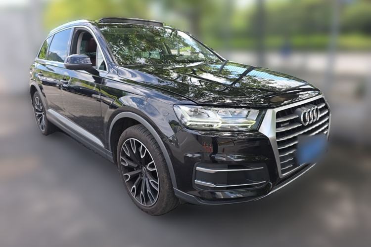 Used Audi Q7 2018 45 TFSI Technology Edition Front Right 45 Deg