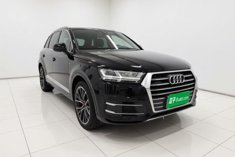 Used Audi Q7 2018 45 TFSI Technology Edition Front Right 45 Deg