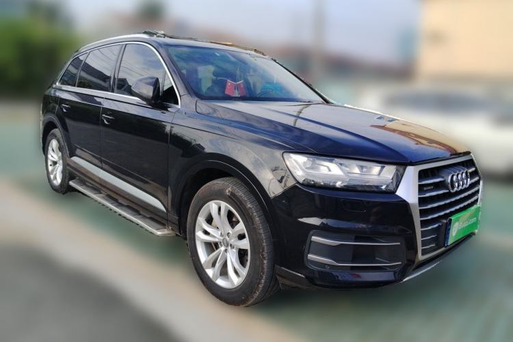 Used Audi Q7 2018 45 TFSI Technology Edition Front Right 45 Deg