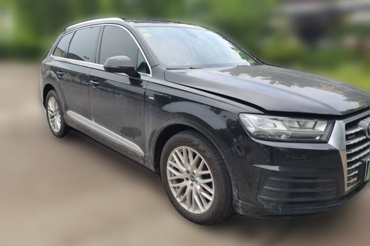 Used Audi Q7 2018 45 TFSI Technology Edition Front Right 45 Deg