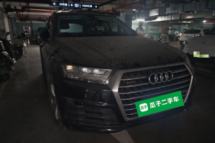 Used Audi Q7 2018 40 TFSI Comfort Model Front Right 45 Deg