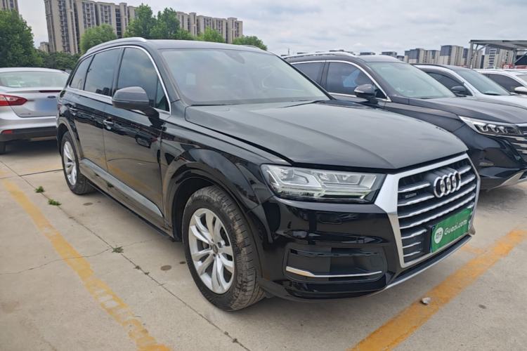 Used Audi Q7 2018 45 TFSI Technology Edition Front Right 45 Deg