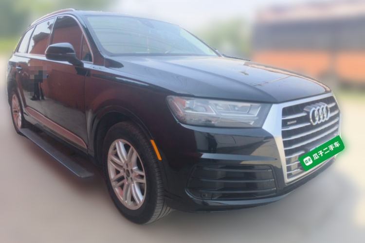 Used Audi Q7 2018 40 TFSI Comfort Model Front Right 45 Deg