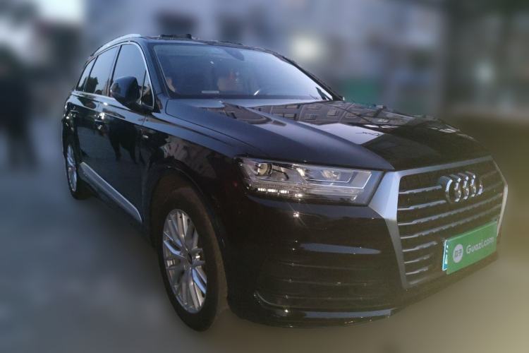Used Audi Q7 2018 45 TFSI S line Sport Edition Front Right 45 Deg