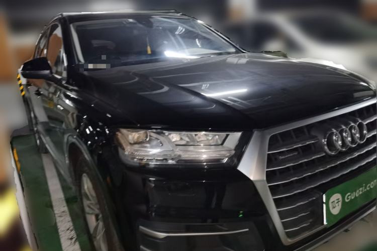 Used Audi Q7 2018 45 TFSI Technology Edition Front Right 45 Deg