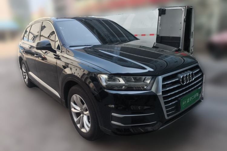Used Audi Q7 2018 45 TFSI Technology Edition Front Right 45 Deg