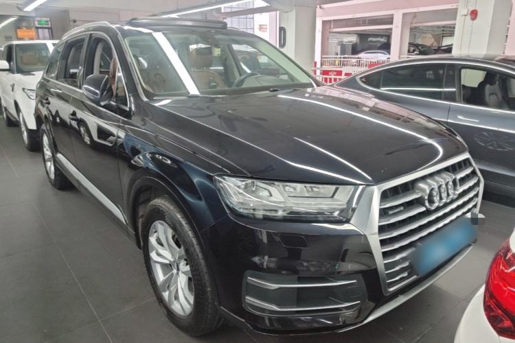 Used Audi Q7 2018 45 TFSI Technology Edition Front Right 45 Deg