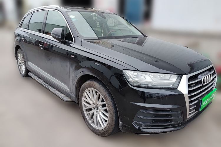 Used Audi Q7 2018 45 TFSI Technology Edition Front Right 45 Deg