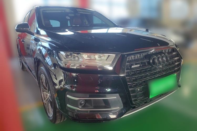 Used Audi Q7 2018 45 TFSI Technology Edition Front Right 45 Deg
