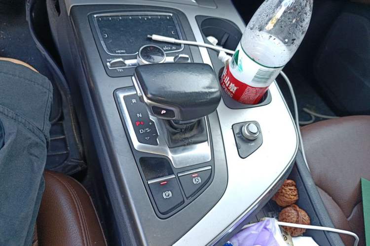 Used Audi Q7 2018 45 TFSI Technology Edition Gear Lever