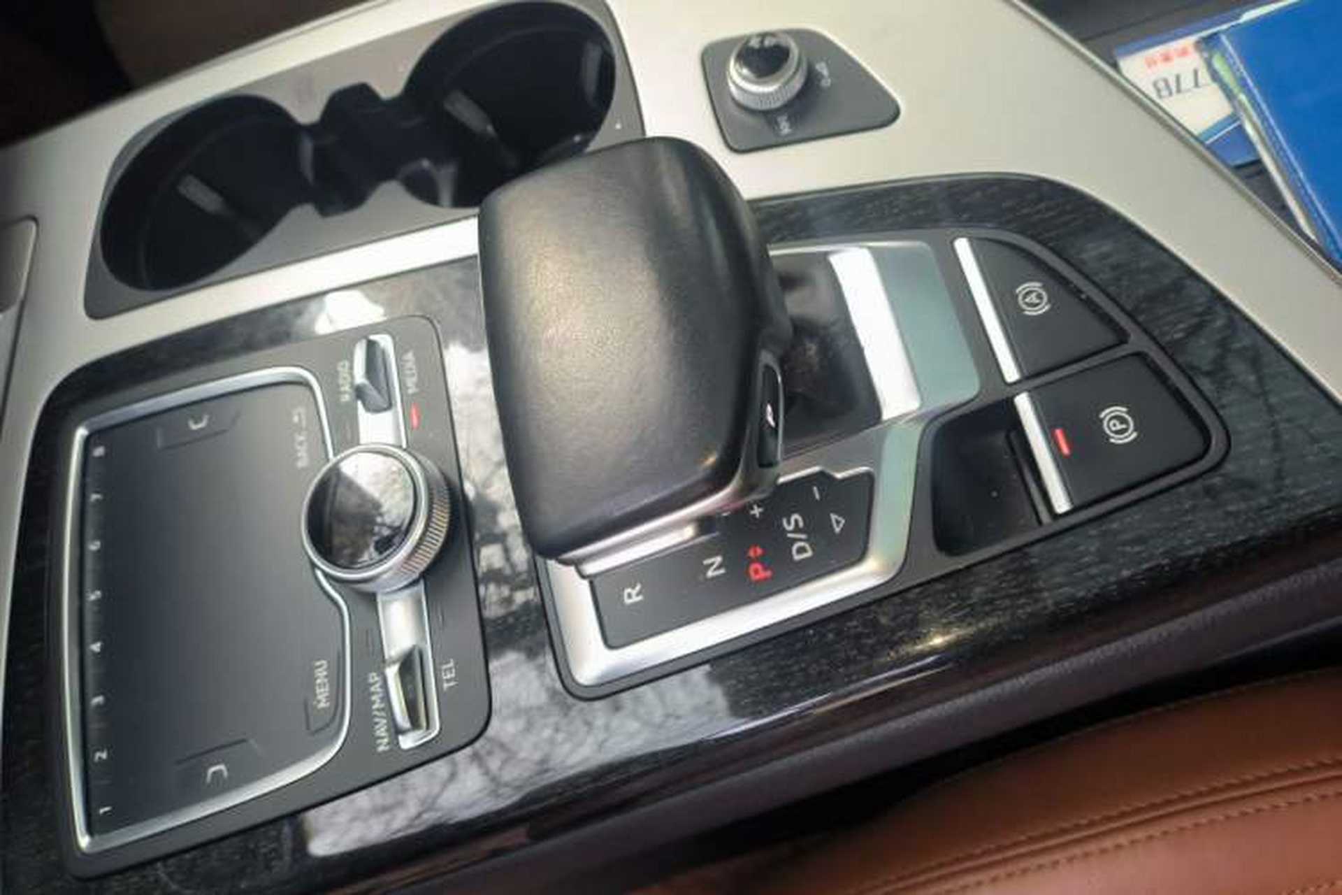 Used Audi Q7 2018 45 TFSI Technology Edition Gear Lever