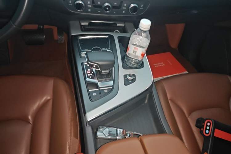 Used Audi Q7 2018 45 TFSI Technology Edition Gear Lever