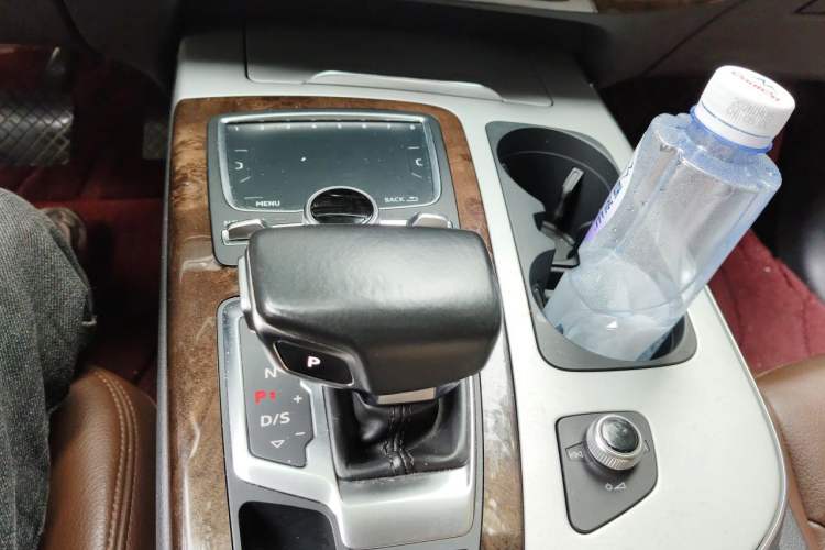 Used Audi Q7 2018 45 TFSI S line Sport Edition Gear Lever